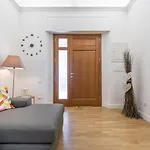 Queen Margaret Apartment